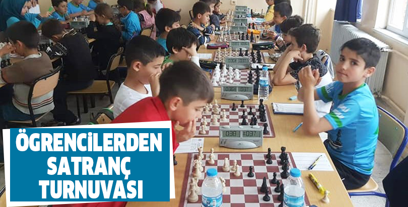 Kavak Emirli Ortaokulu'nda satranç turnuvası düzenlendi.