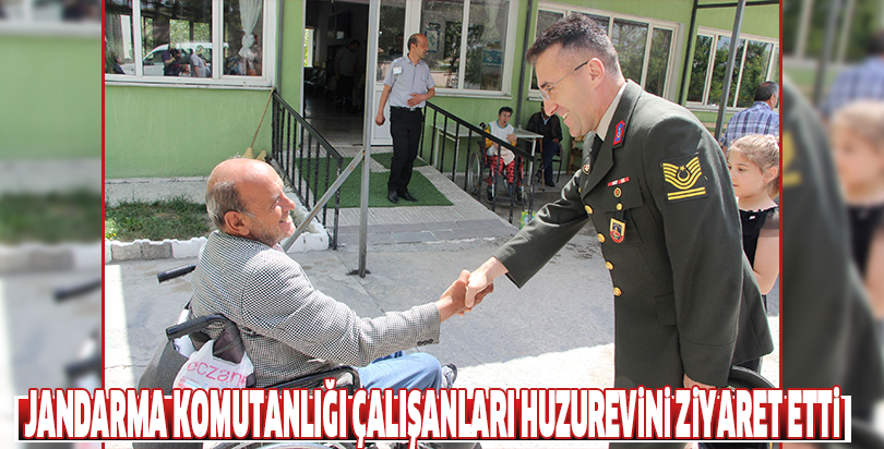 Jandarma komutanlığı çalışanları huzurevini ziyaret etti