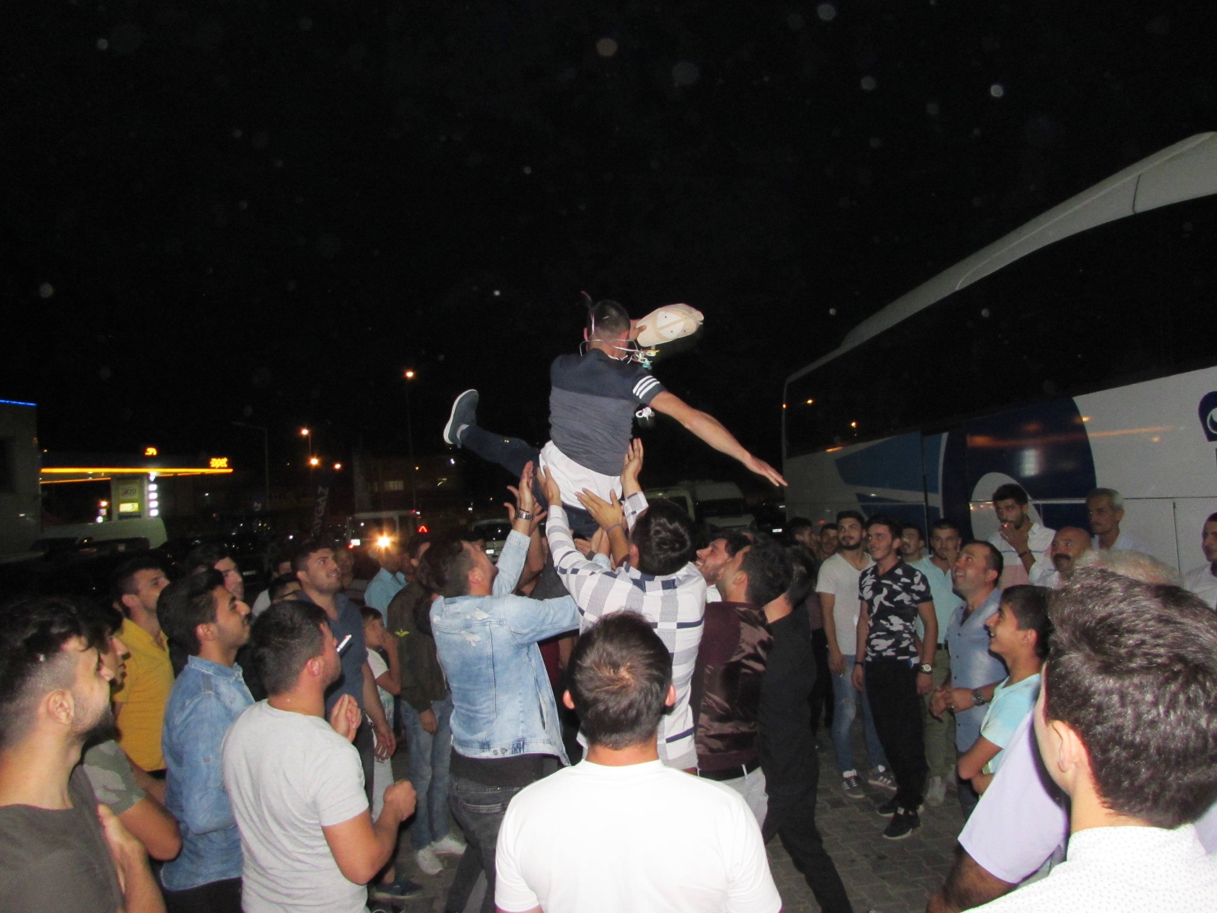 Kavak'ta asker adayları birliklerine uğurlandı