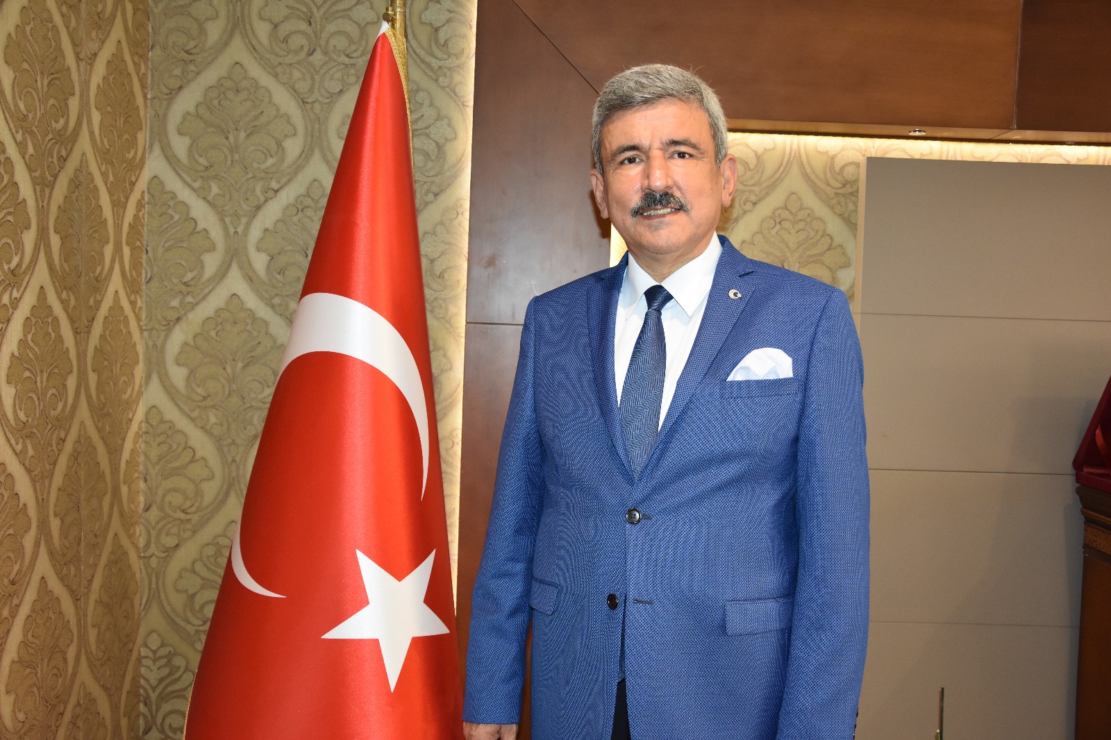 BAŞKAN EDİS, YÜCE TÜRK MİLLETİNİN TOKATINI YEMİŞTİR