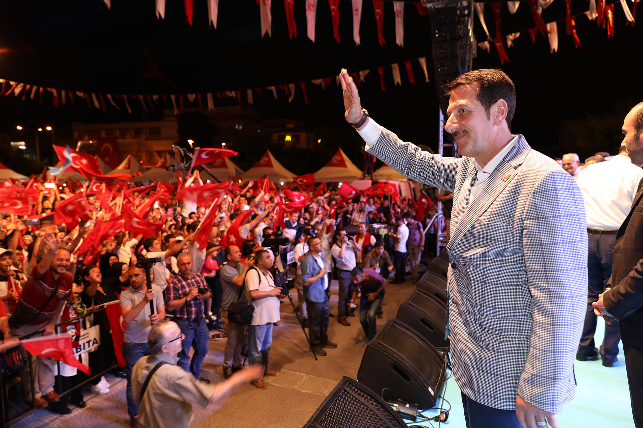 “O GECE KARANLIKTAN AYDINLIĞA ÇIKTIK”