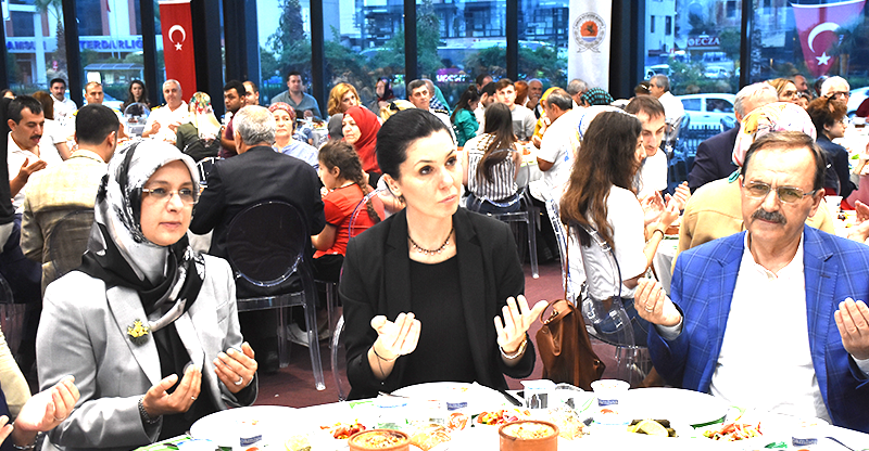 "15 Temmuz ruhunu 1071'deki şehitlerimizden emanet aldık"