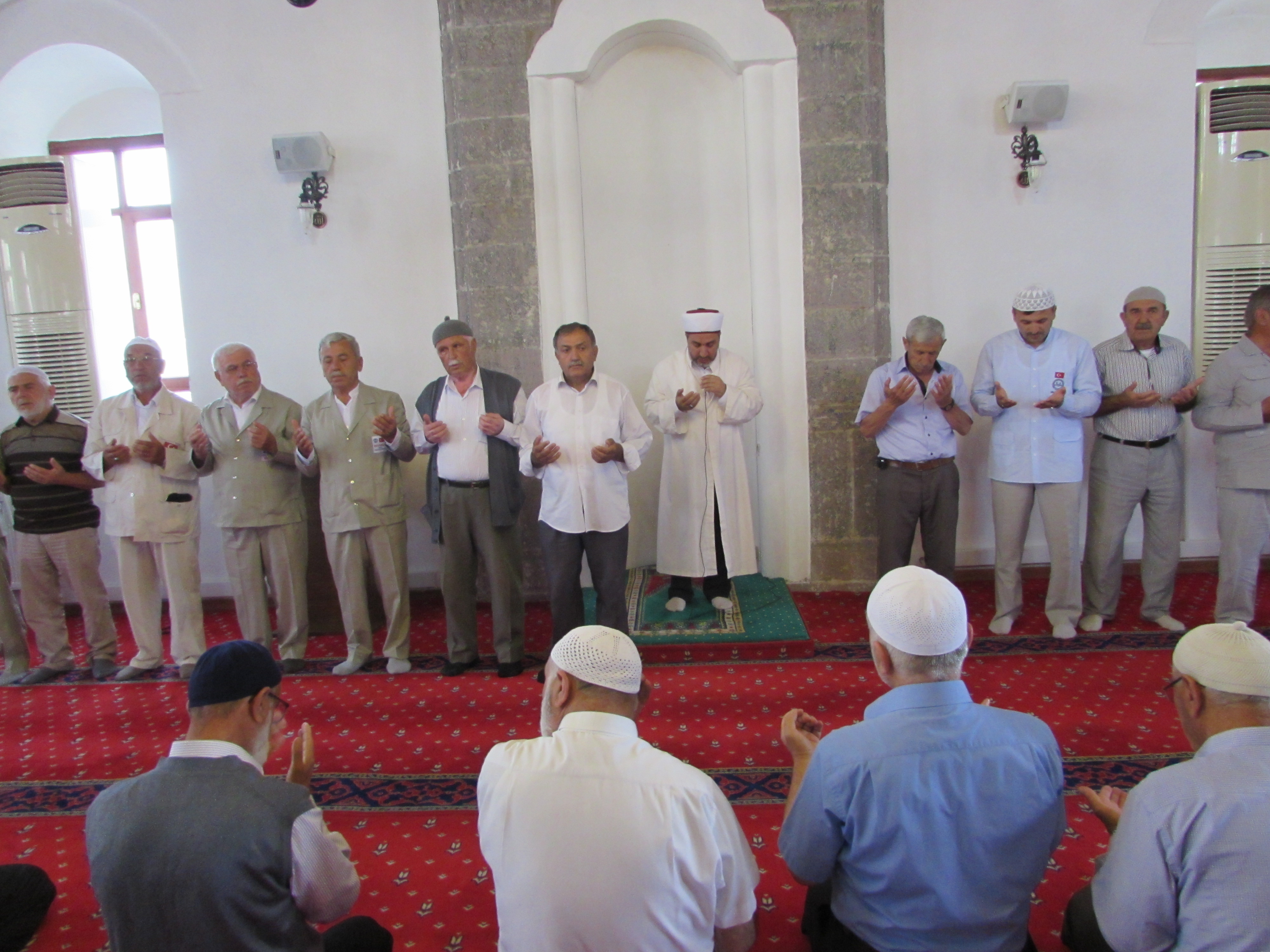 Kavak'ta hacı adayları uğurlandı