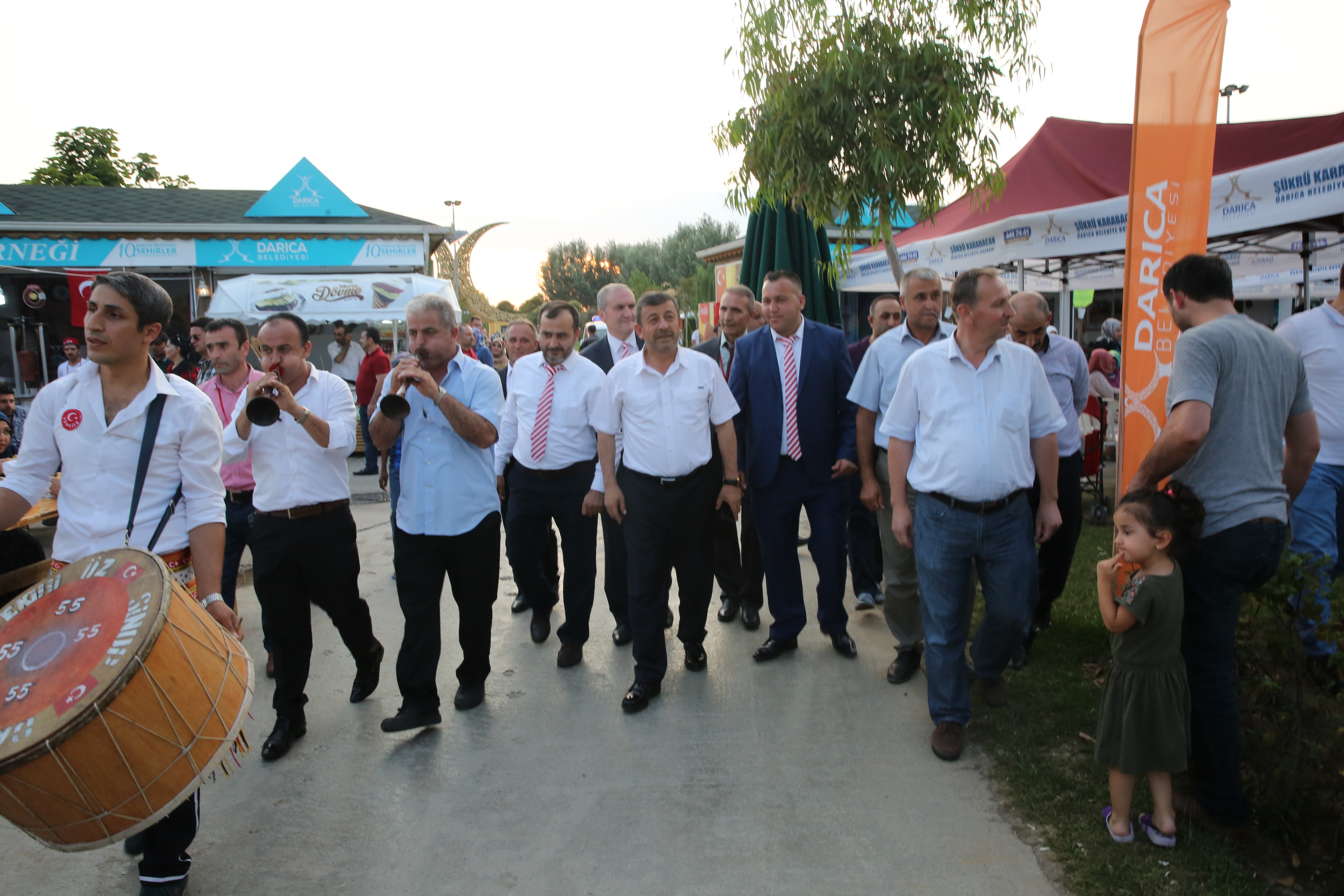 DARICA’DA SAMSUNLULAR SAHNE ALDI