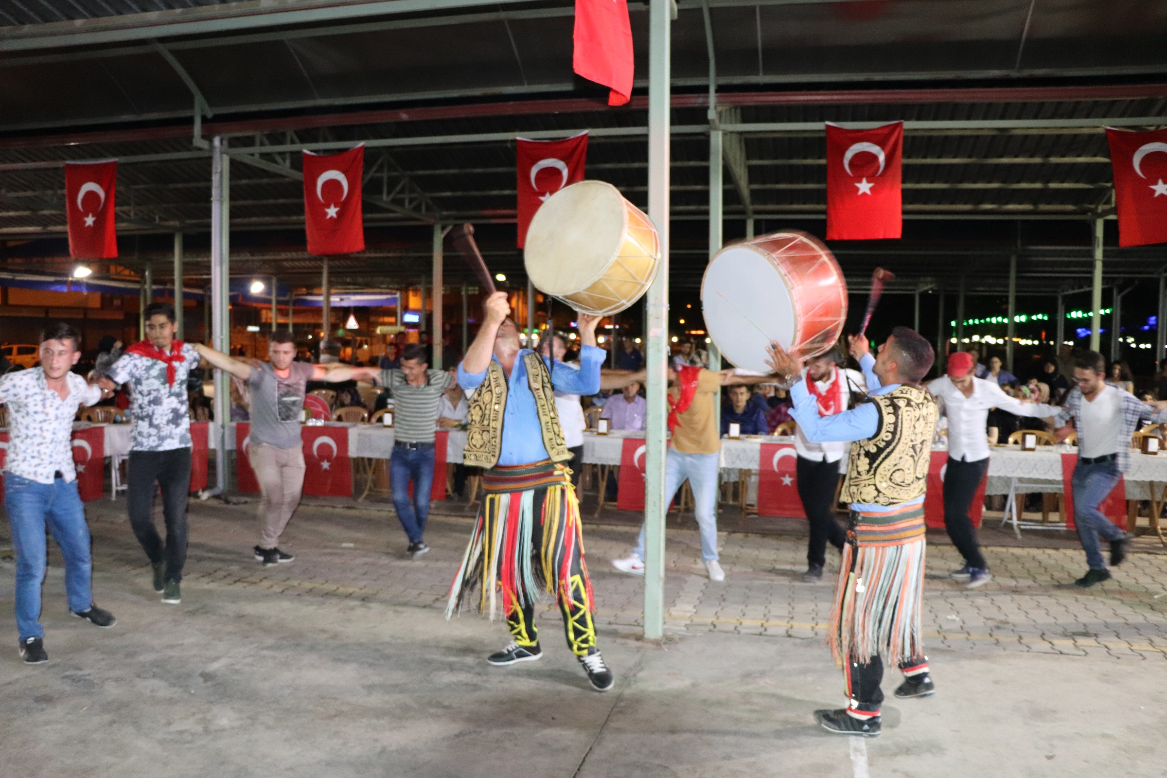 Ayvacık Belediyesinin Düzenlediği Asker Eğlencesi