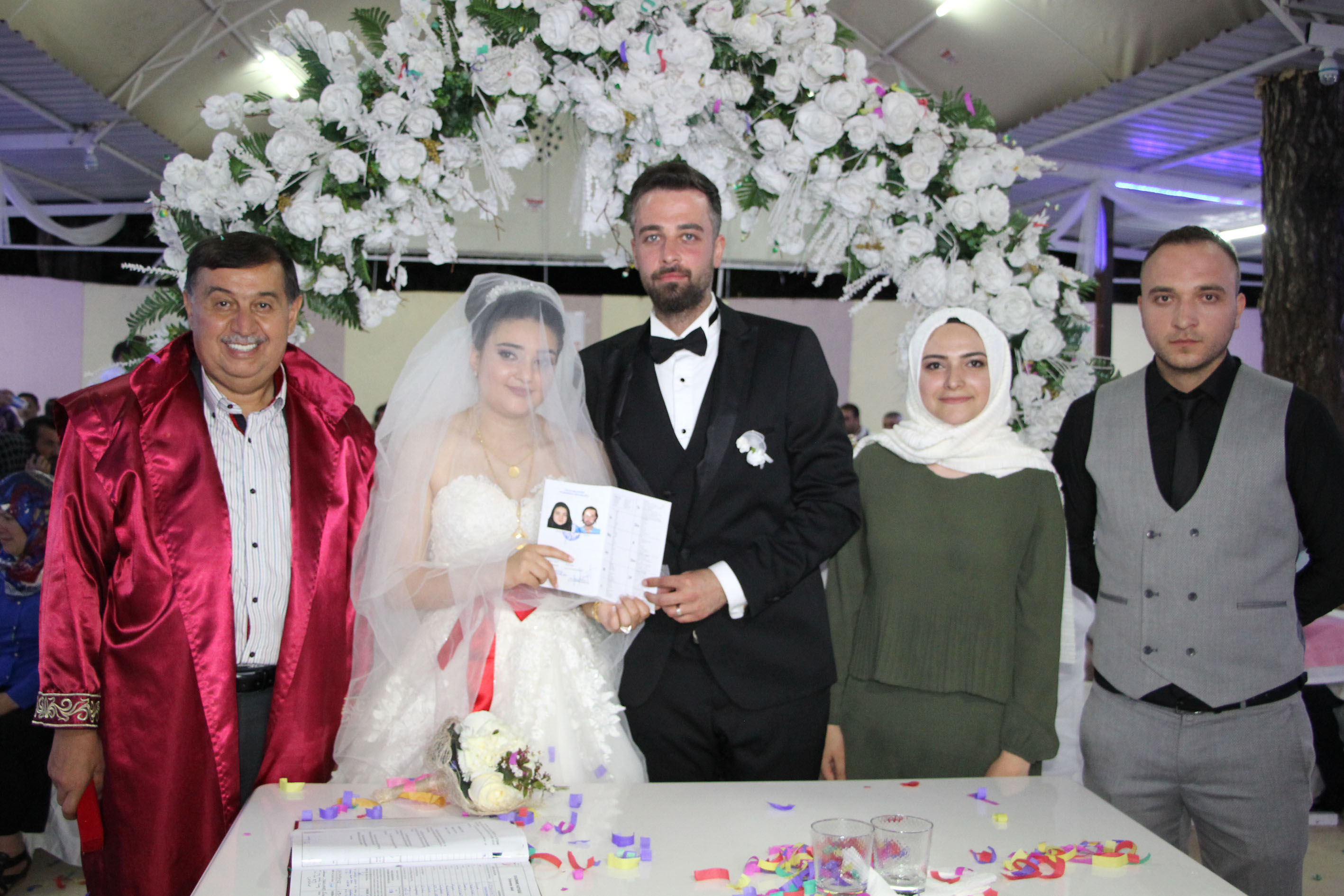 Nikahlarını Başkan İkiz Kıydı