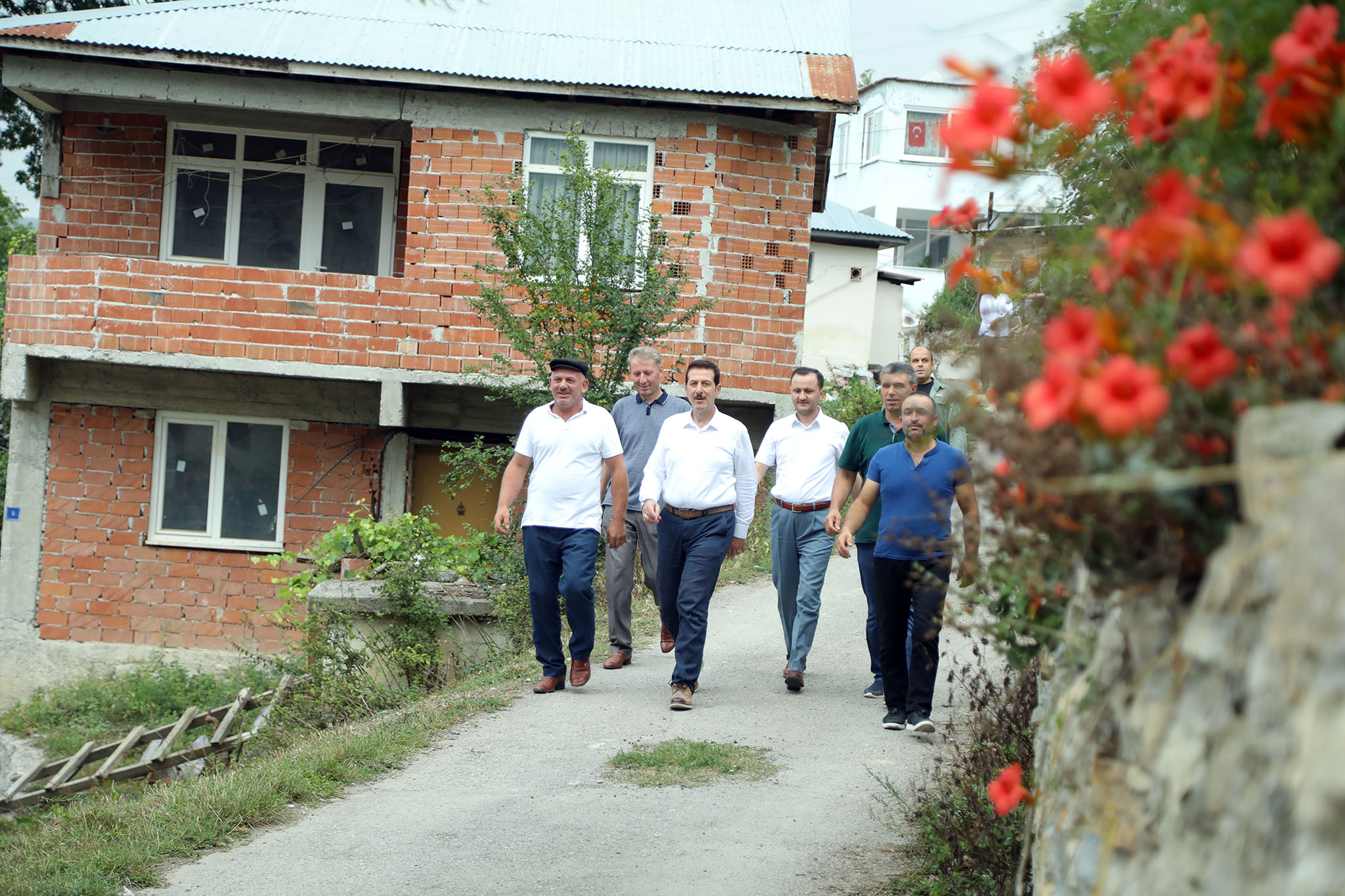 YENİ MAHALLERE GÖZDE HİZMETLER