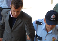 sahte zincir satmak isterken yakalandı