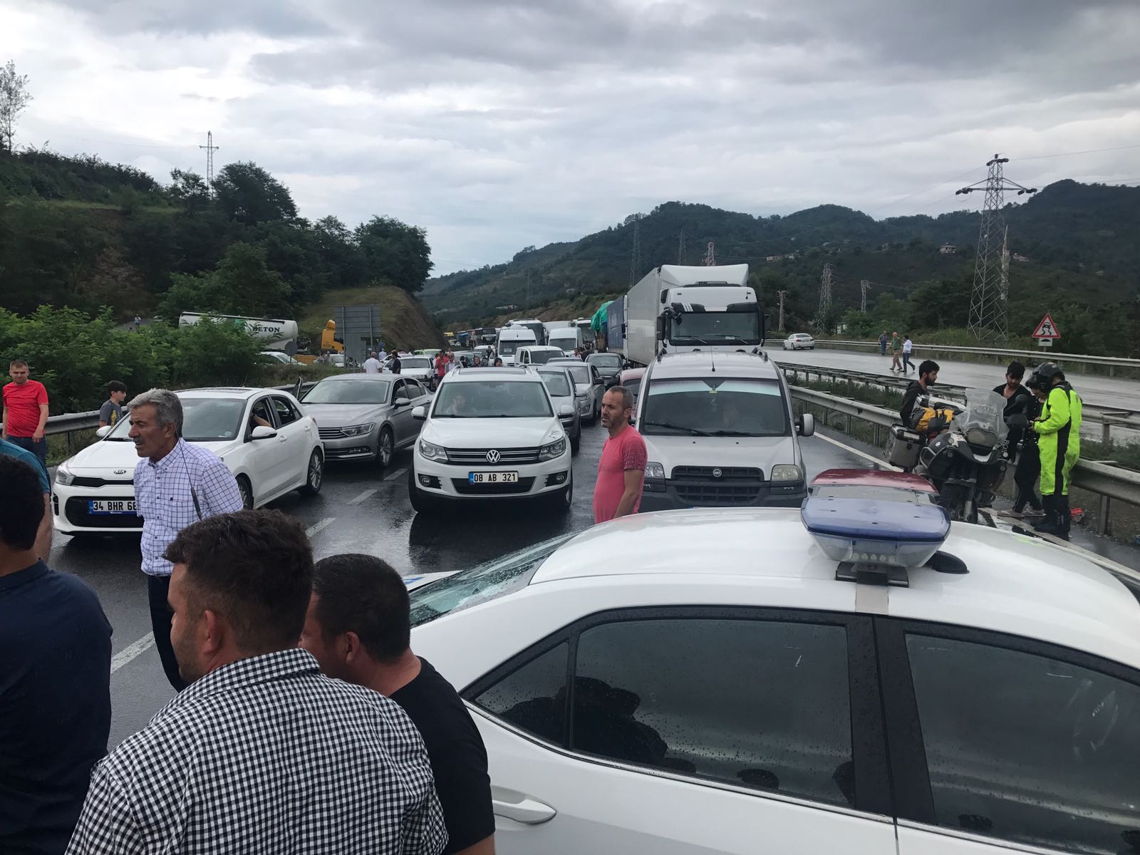 Samsun-Ordu Karayolu'nda araç geçişleri durduruldu