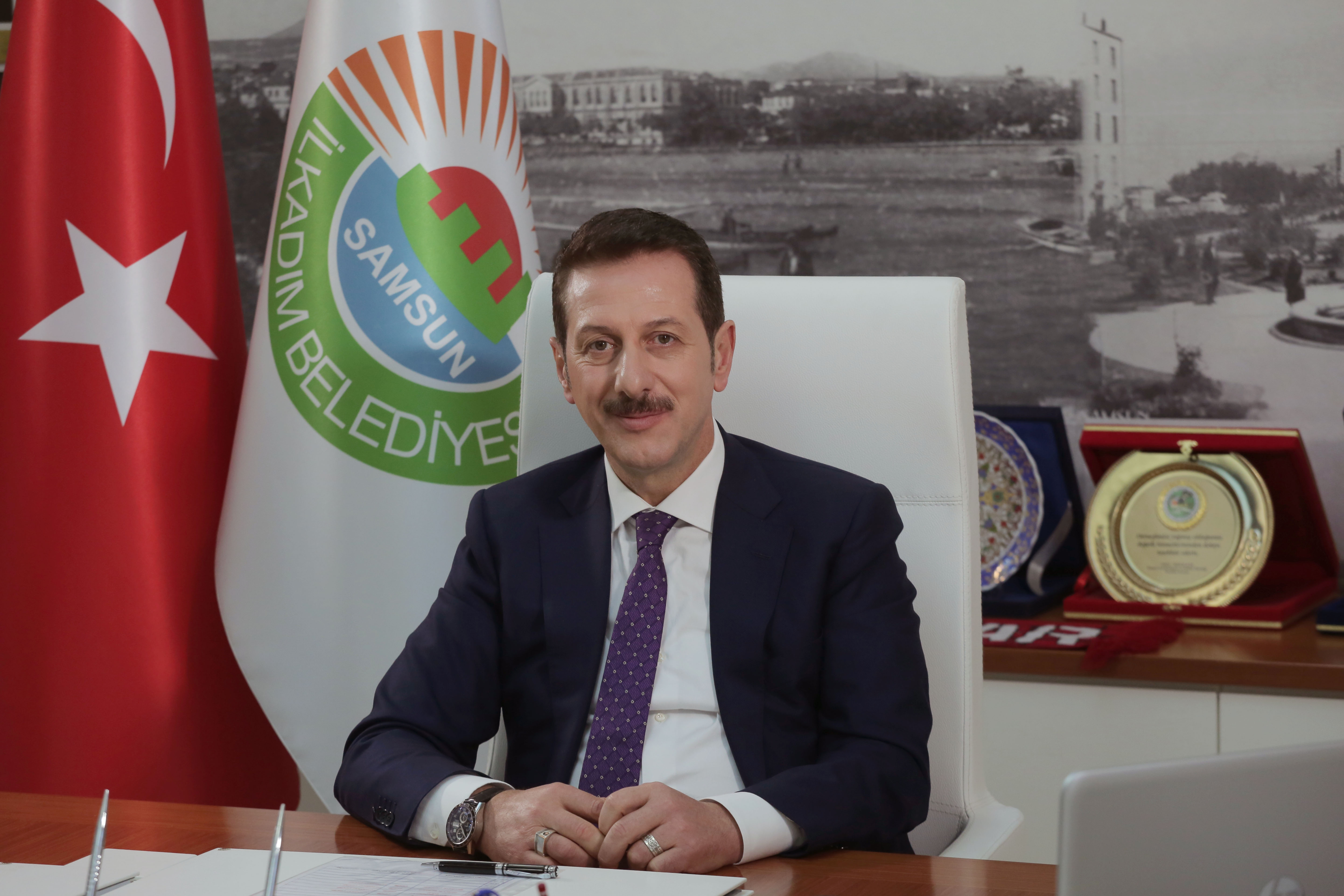 “Bayramlar birliğimizi diri tutar”