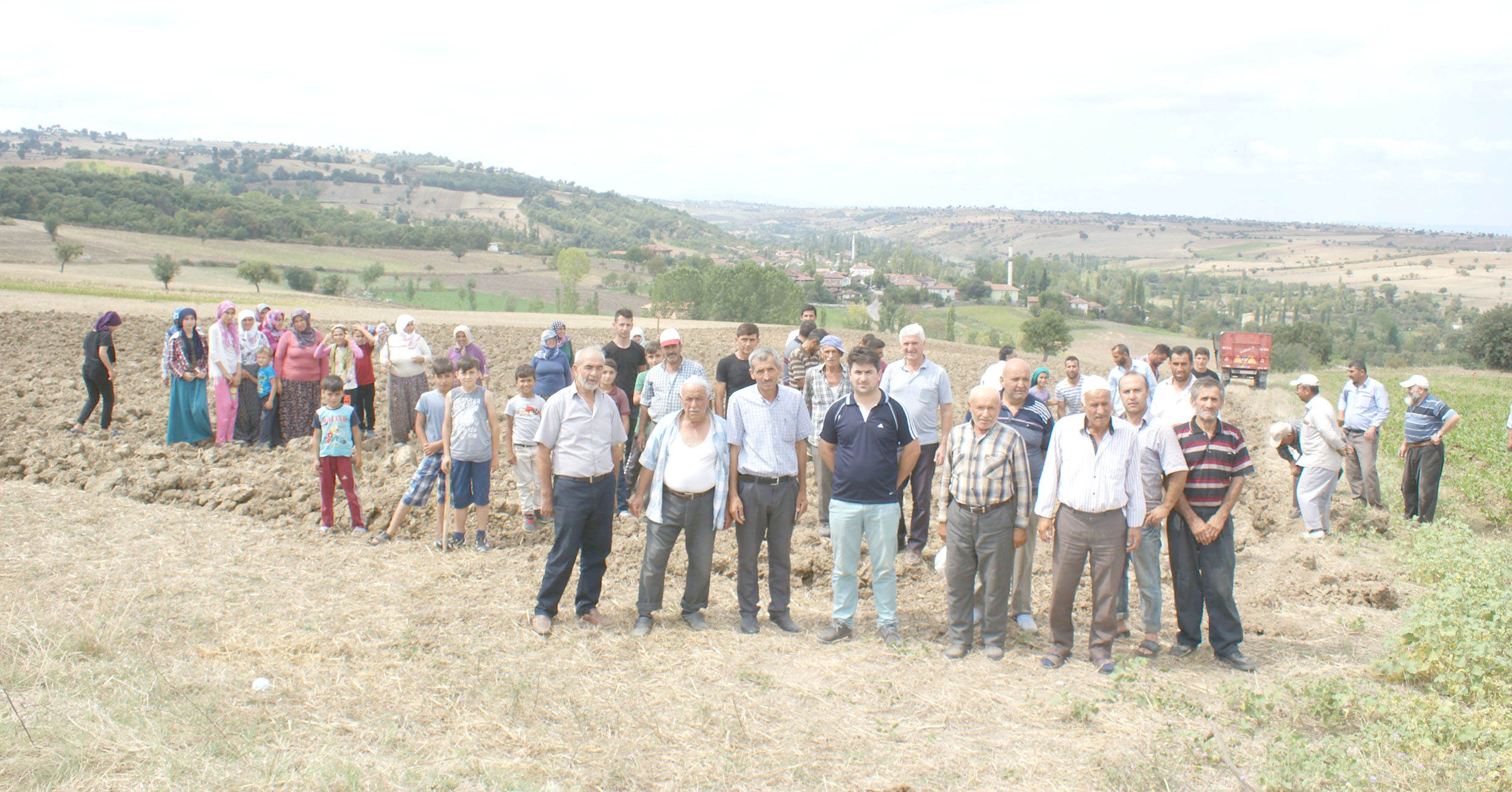 Mahalle sakinleri arazi tahsisine tepki gösterdi