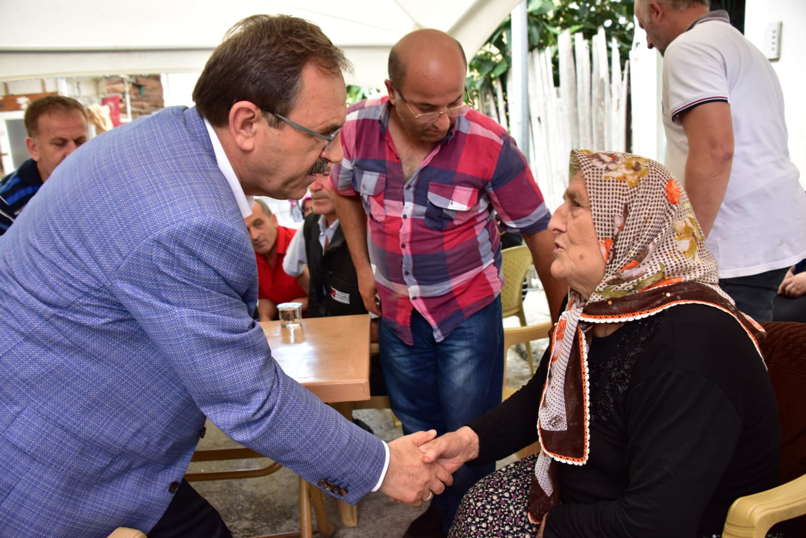 Zihni Şahin'den şehit ailesine ziyaret
