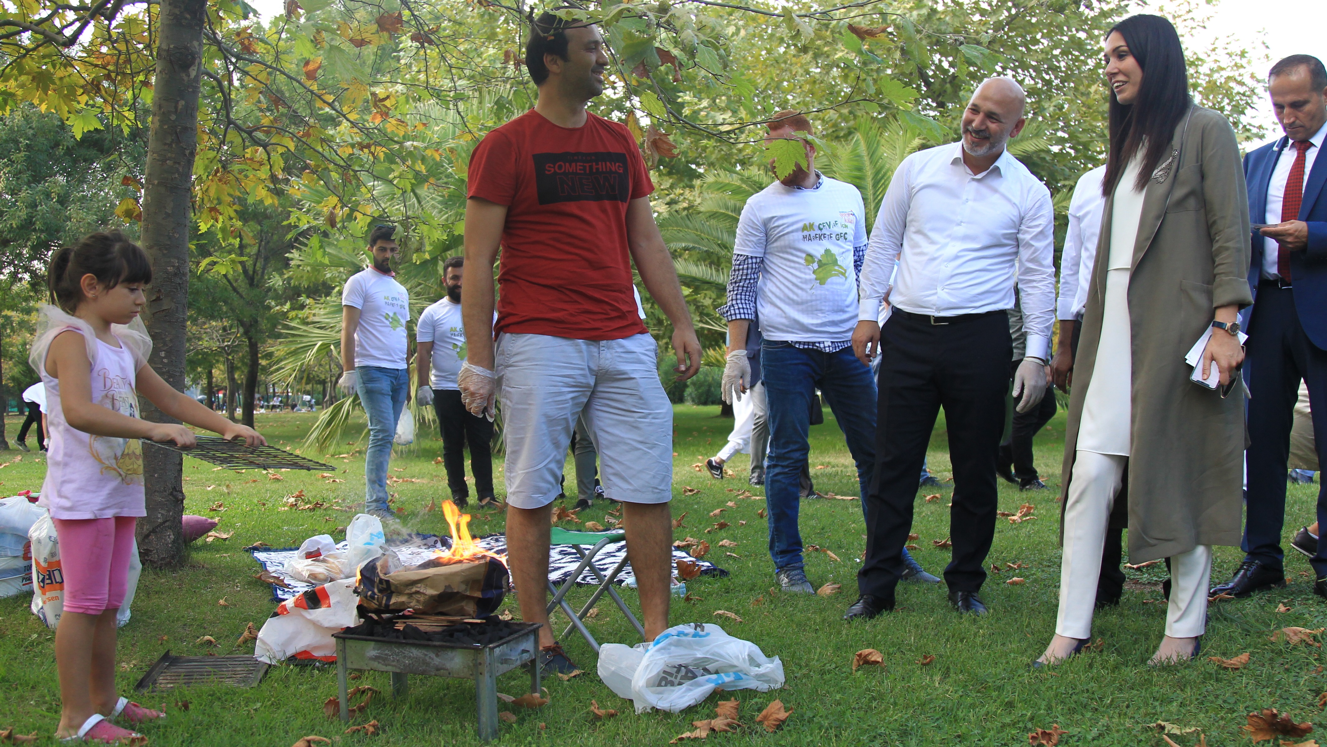 Çiğdem Karaaslan çevre temizliği yaptı