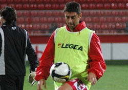 Gökhan kulübüye çekildi