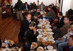 İlkadım'dan dostluk yemeği