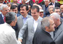 Görkemli açılış