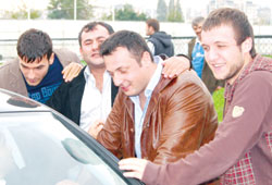 Taraftarın otobüs inadı