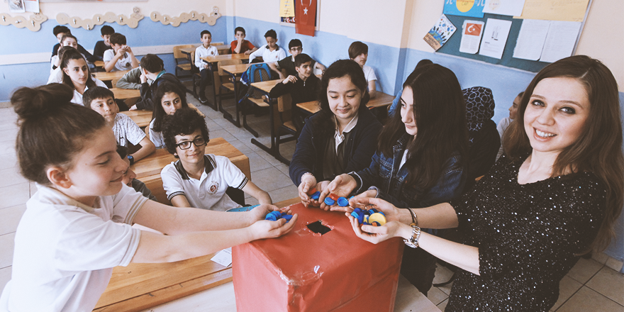 ENGELLİLERİN YÜZÜNÜ GÜLDÜRDÜLER