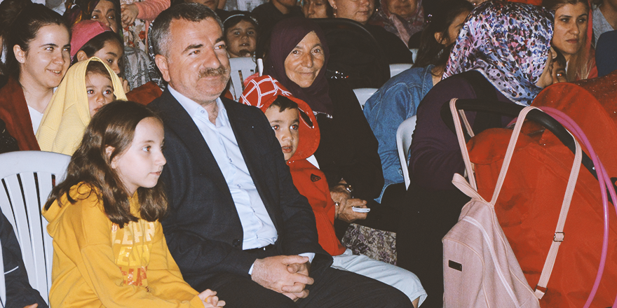 BELEDİYEDEN ÇOCUKLARA BAYRAM HEDİYESİ