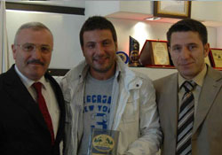 Güloğlu'ndan Kaldırım'a ziyaret