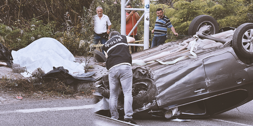 KONTROLDEN ÇIKAN ARABA TAKLA ATTI