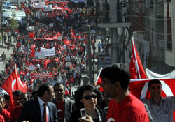 Binlerce kişi terörü lanetledi