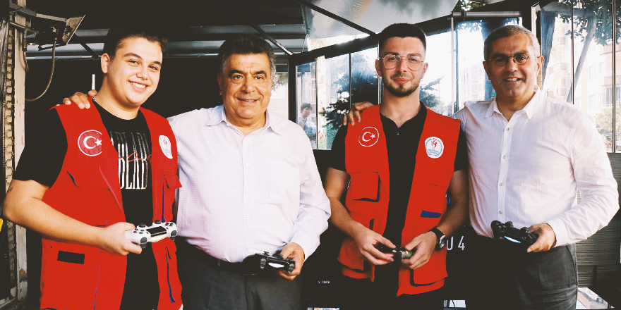 BÜYÜKELÇİLERİN SAMSUN'DA PLAYSTATİON KEYFİ
