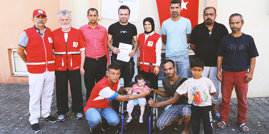 ELİF NAZ TEKERLEKLİ SANDALYESİNE KAVUŞTU!