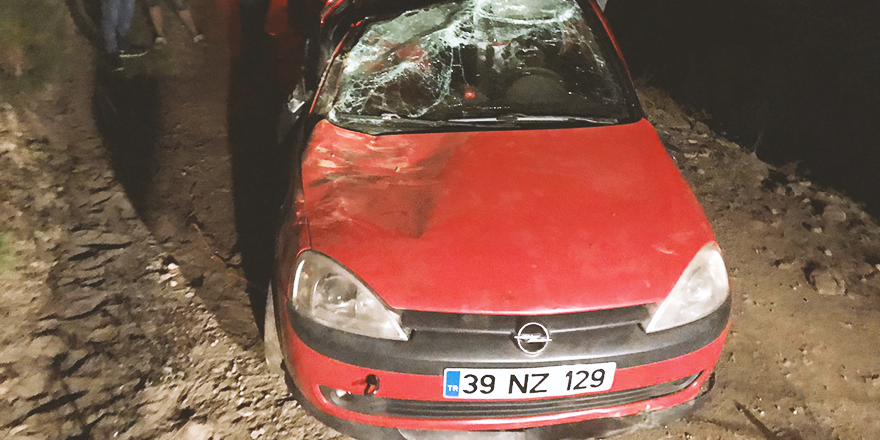 OTOMOBİL UÇURUMA DEVRİLDİ