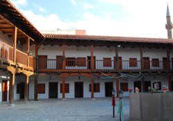 Taşhan yurt işlevi görüyor