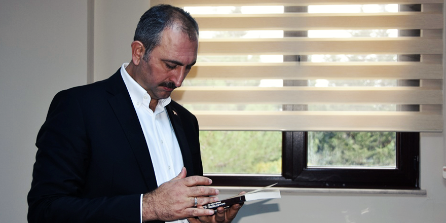 BAKAN GÜL'DEN HUKUK FAKÜLTESİNE ZİYARET