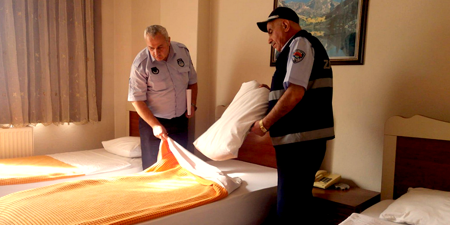 İLKADIM'DA OTEL VE PANSİYONLAR DENETLENDİ