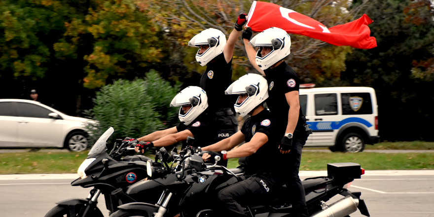 MOTORİZE YUNUS EKİBİ GÖSTERİ YAPTI