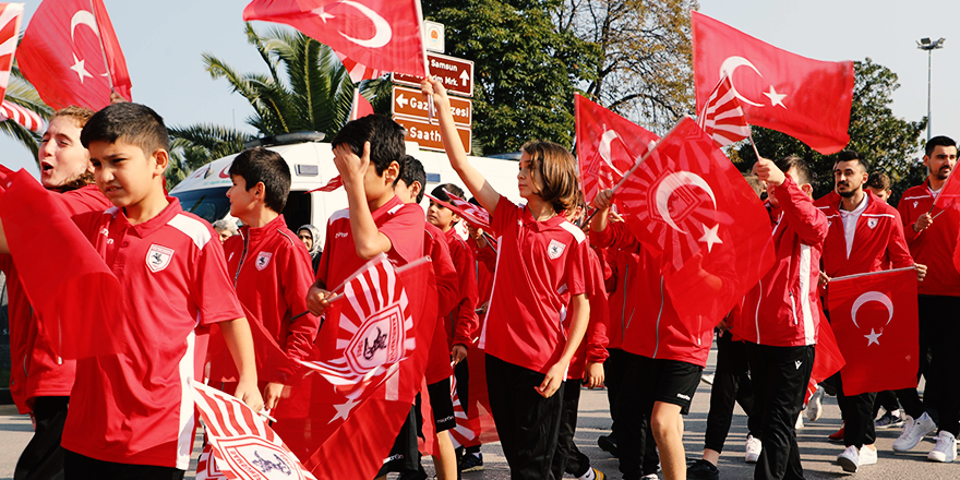 SAMSUNSPOR CUMHURİYET YÜRÜYÜŞÜNDE!