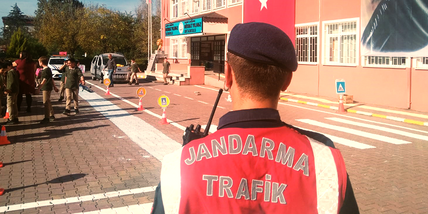 JANDARMADAN ORTAOKULA TRAFİK EĞİTİM PARKURU