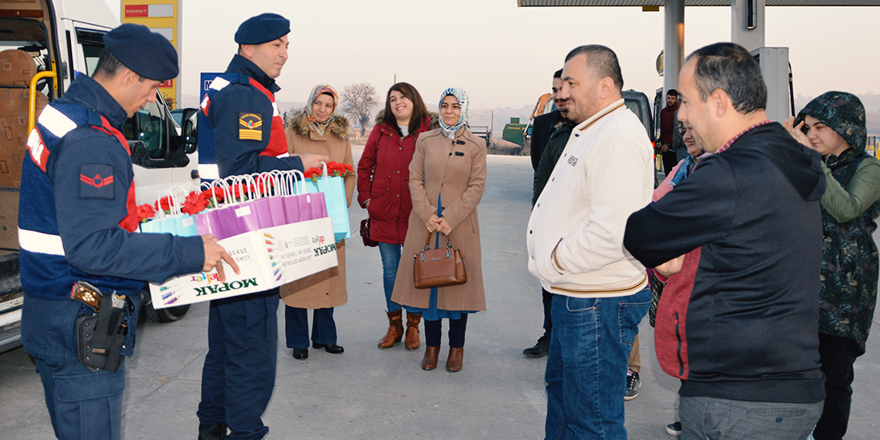 JANDARMADAN ÖĞRETMENLERE SÜRPRİZ