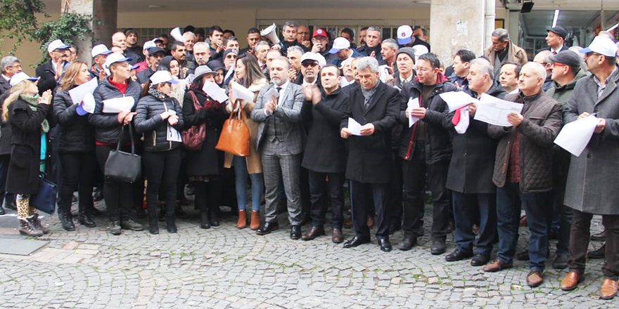 SAMSUN'DA PROTESTO İÇİN BORDROLARINI YAKTILAR