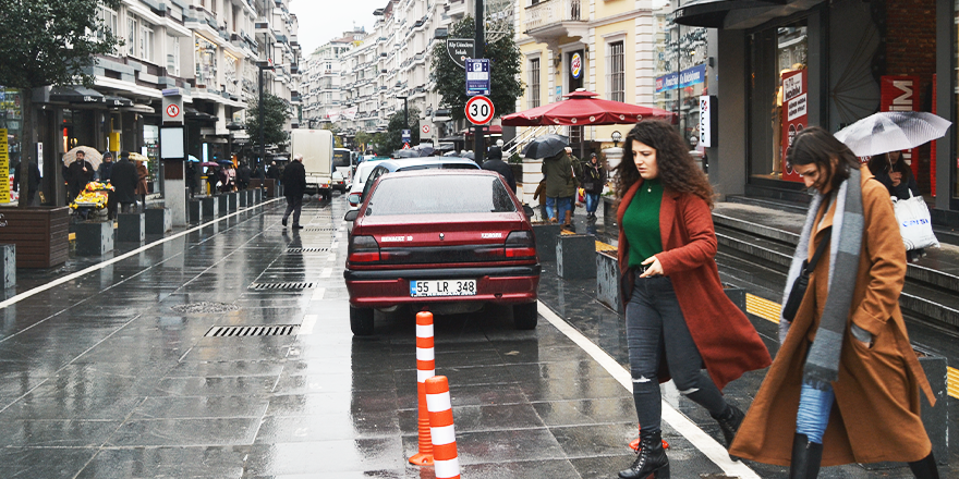 ÇİFTLİK CADDESİ TRAFİĞE AÇILDI