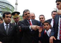 Cumhurbaşkanı Gül'e sevgi seli