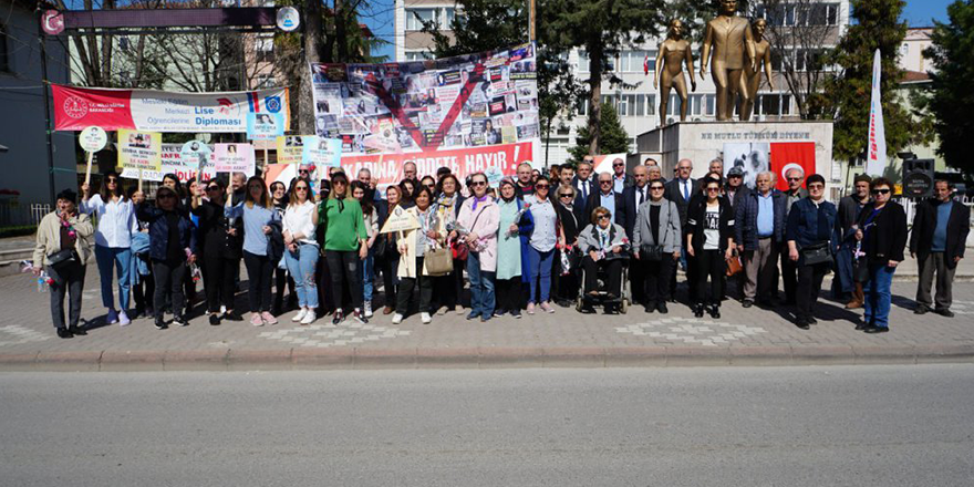 8 MART DÜNYA KADINLAR GÜNÜ'NDE KADINA YÖNELİK ŞİDDETE DİKKAT ÇEKİLDİ