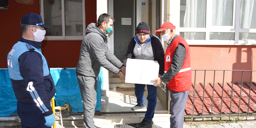 TÜRK KIZILAY'DAN İHTİYAÇ SAHİPLERİNE GIDA YARDIMI