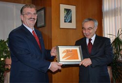 EMİTT ödülü Şanal'a