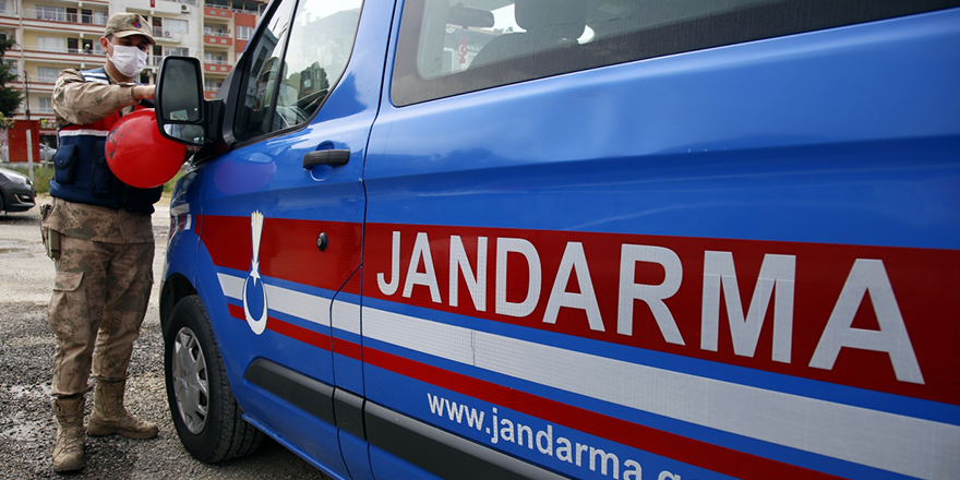 JANDARMADAN ÇOCUKLARA "23 NİSAN" HEDİYESİ
