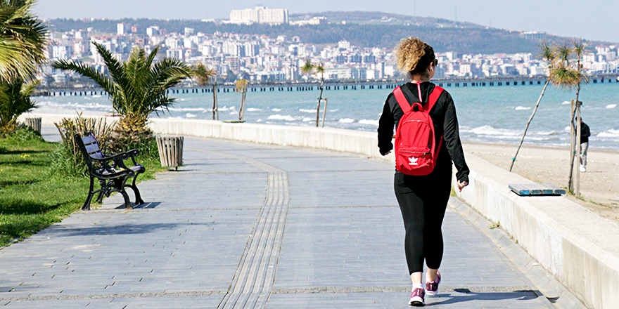 AÇIK HAVADA SPOR YAPANLARA 'MASKE' UYARISI