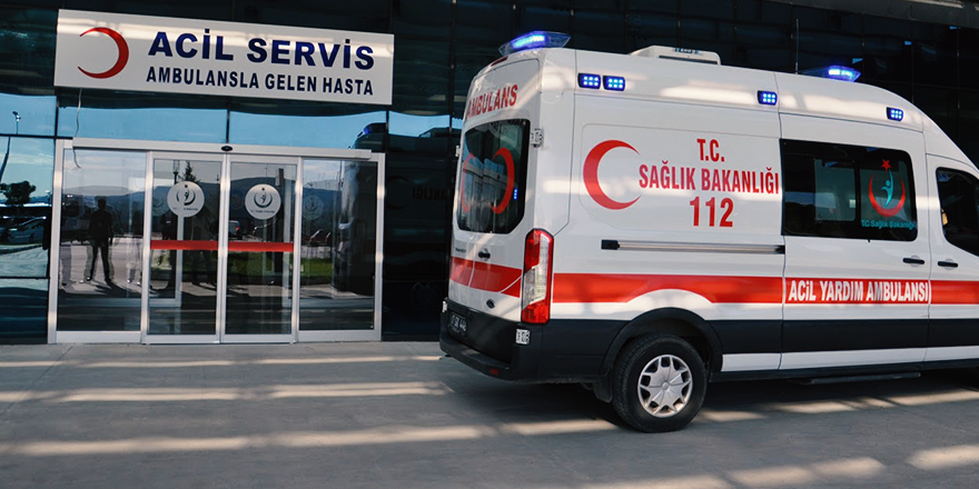 TAŞ MAKİNESİNE SIKIŞAN BELEDİYE ÇALIŞANI ÖLDÜ
