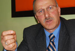 "Millet geleceğini seçecek"