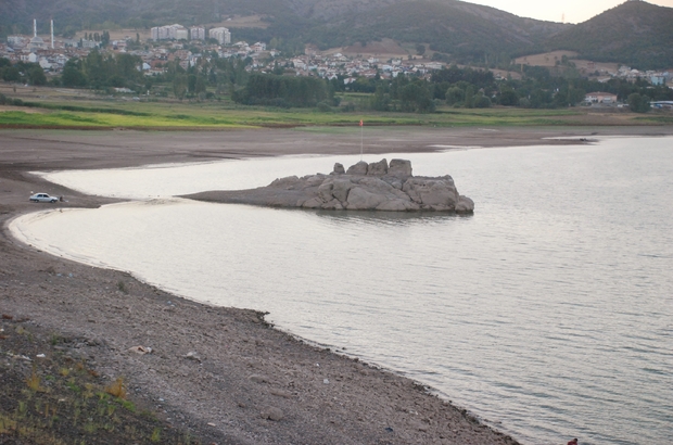 BARAJ GÖLÜNE GİREN KİŞİ BOĞULDU