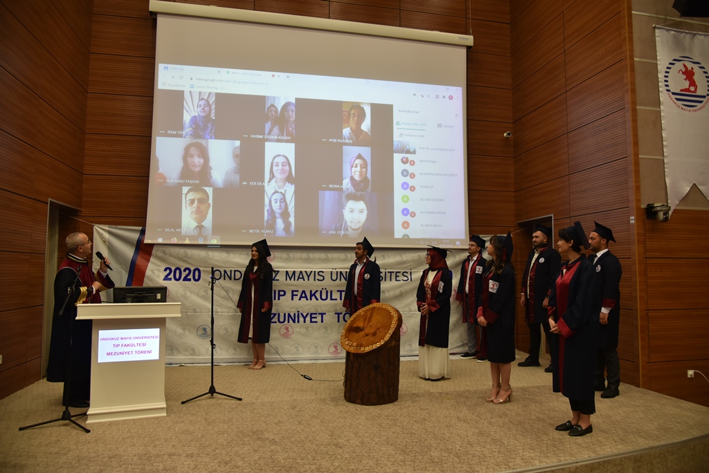 SOSYAL MEDYA ÜZERİNDEN HEKİMLİK YEMİNİ