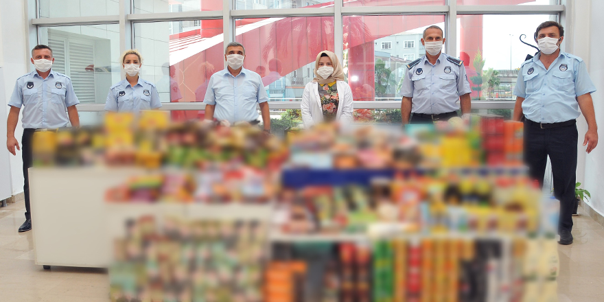 BELEDİYE EKİPLERİ 1300 ÜRÜNE EL KOYDU