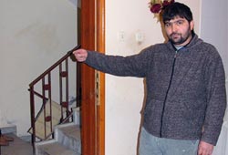 Borçlu kiracının kapısını söktüler